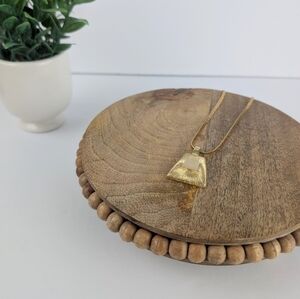 11🩷Monet Gold Square Pendant Necklace 0.7oz